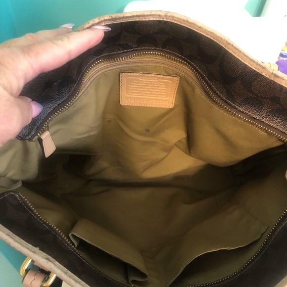 Coach Peyton signature shoulder bag - Picture 4 of 9